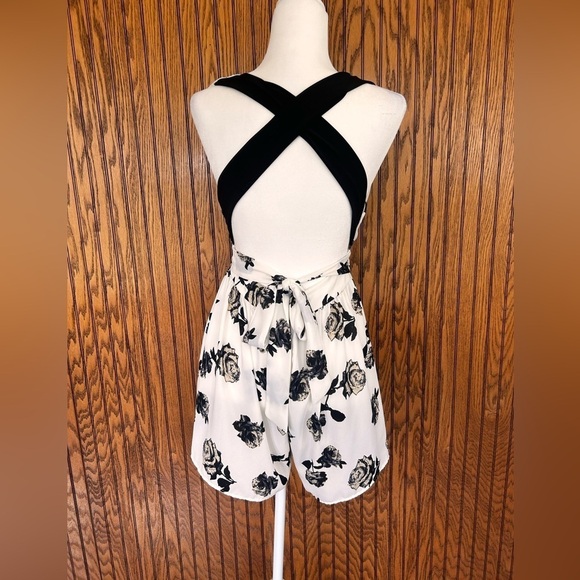 Trac floral black and white racerback romper size medium - Picture 6 of 16